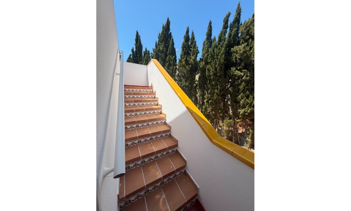 Használt Ingatlanok - Villa -
Villamartin - Costa Blanca