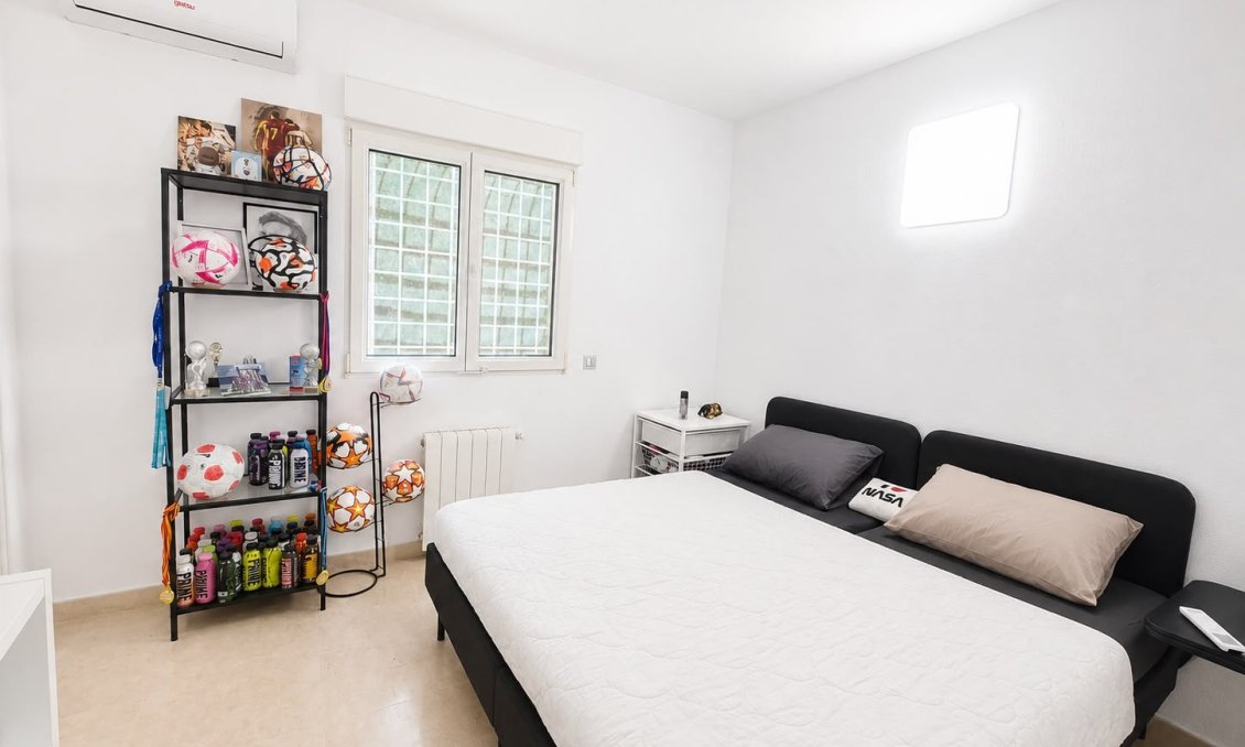 Használt Ingatlanok - Villa -
Villamartin - Costa Blanca