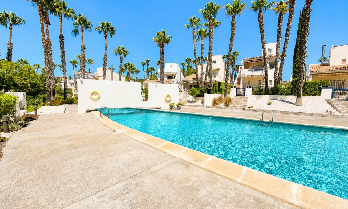 Használt Ingatlanok - Villa -
Villamartin - Costa Blanca