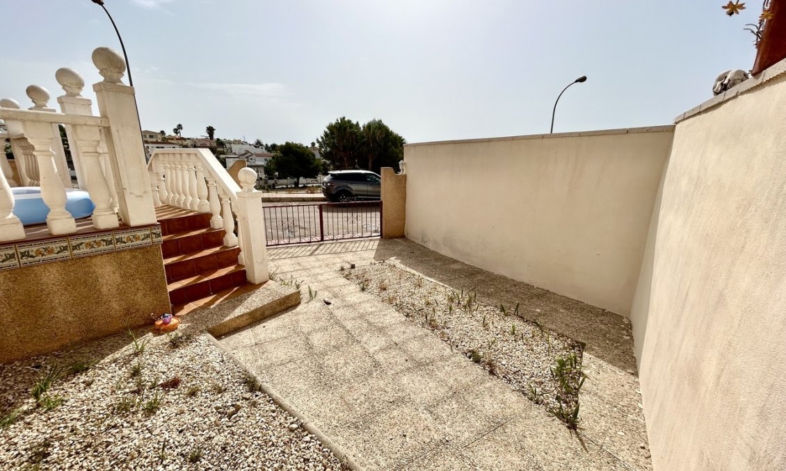 Használt Ingatlanok - Villa -
Villamartin - Costa Blanca