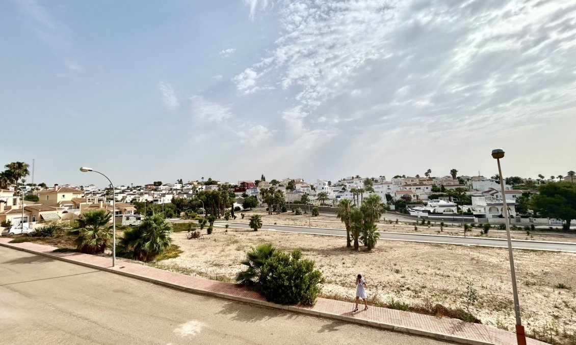 Használt Ingatlanok - Villa -
Villamartin - Costa Blanca