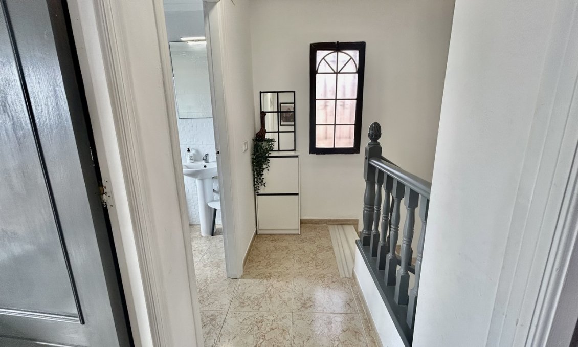Használt Ingatlanok - Villa -
Villamartin - Costa Blanca