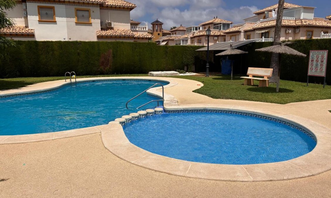 Revente - Villa / Jumelée -
Lomas de Caboroig - Costa Blanca