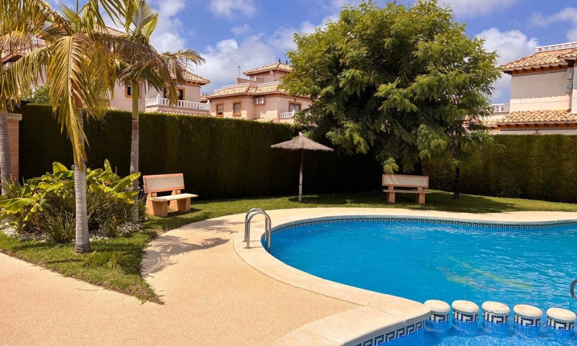 Revente - Villa / Jumelée -
Lomas de Caboroig - Costa Blanca