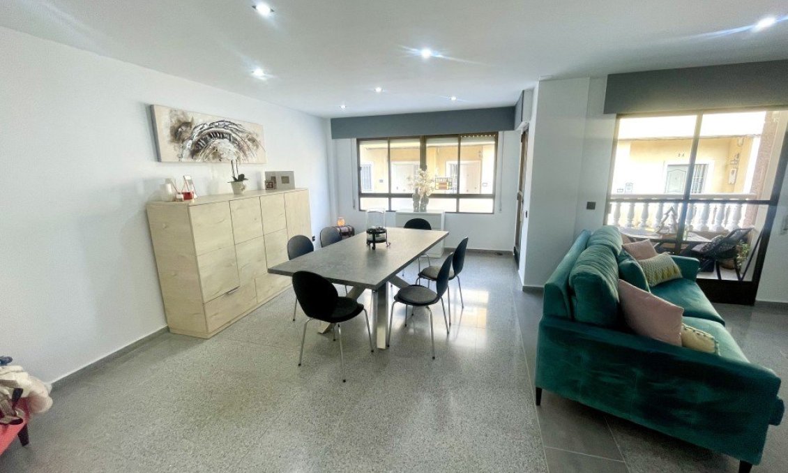 Wiederverkauf - Wohnung -
Orihuela - Inland