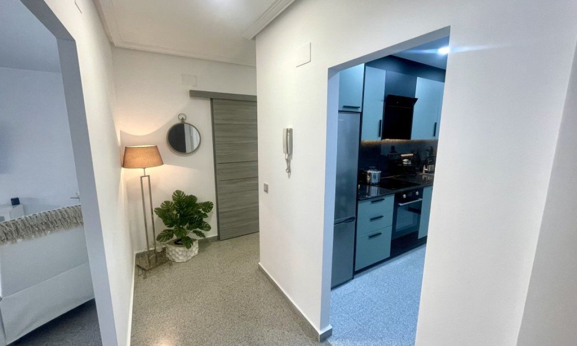 Wiederverkauf - Wohnung -
Orihuela - Inland