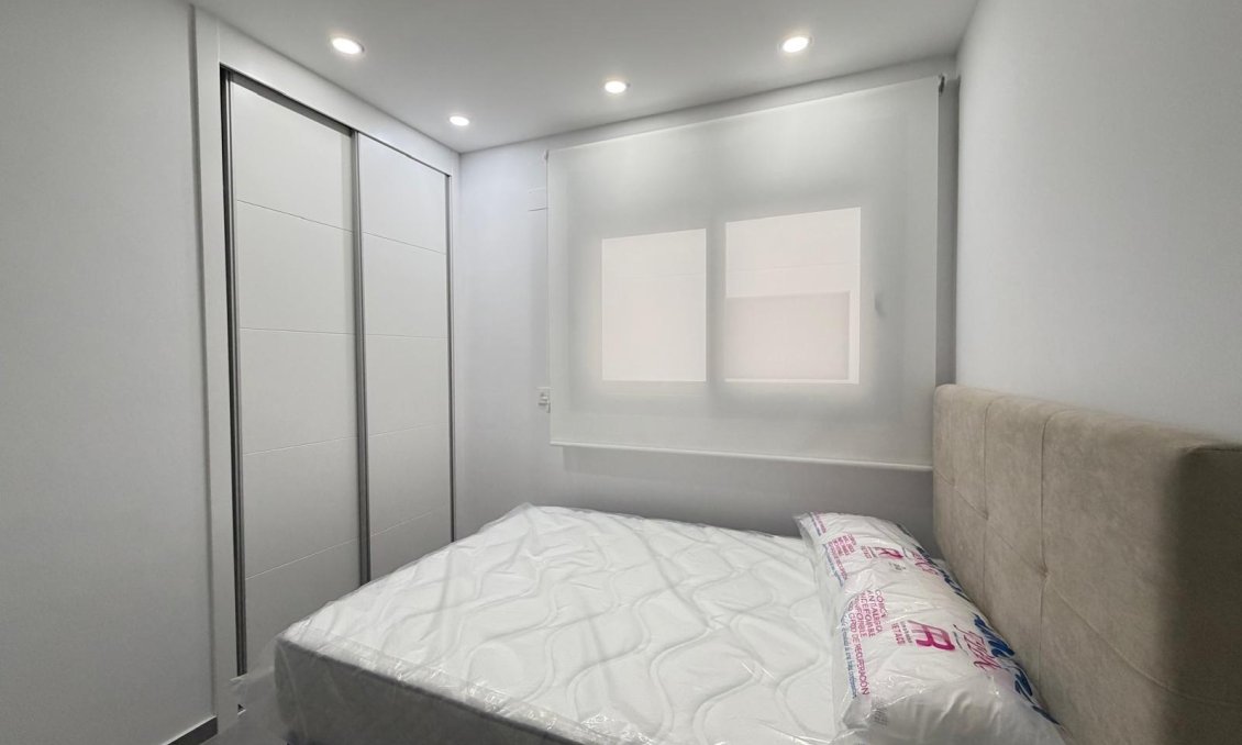 Resale - Apartment -
Torrevieja - Estacion De Autobuses