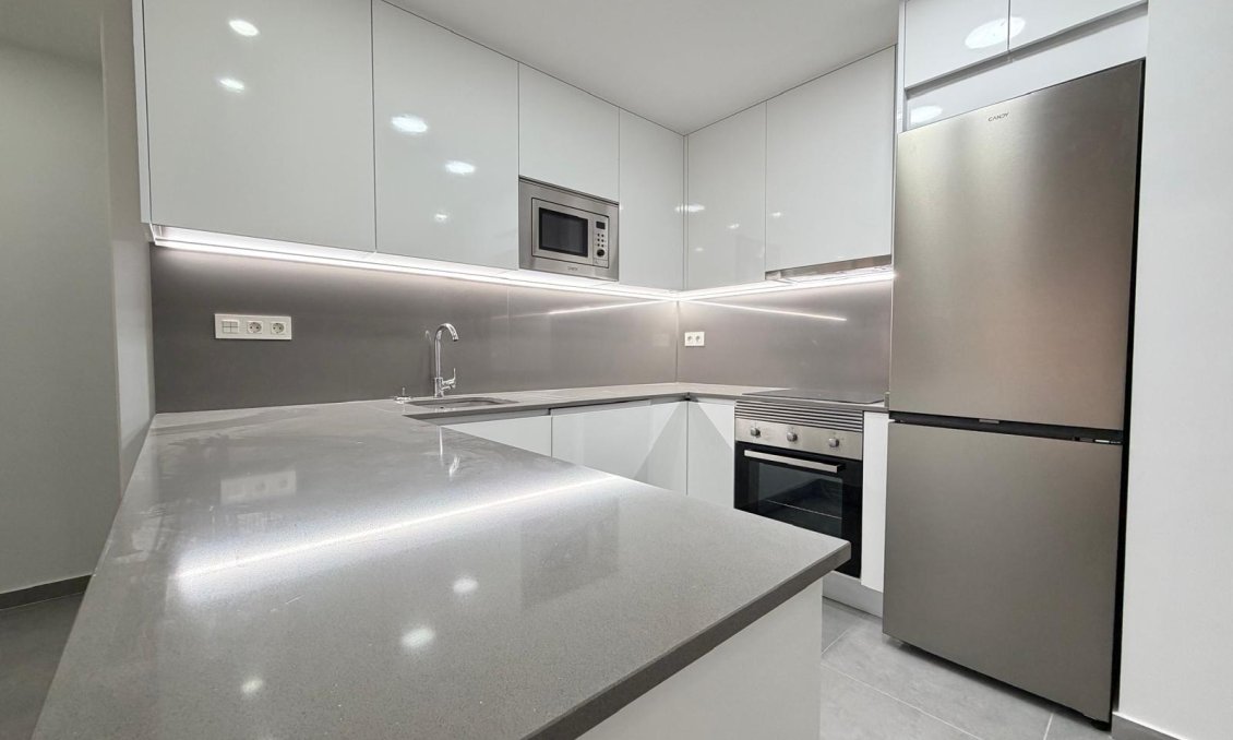Resale - Apartment -
Torrevieja - Estacion De Autobuses