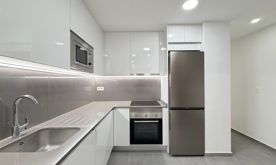 Resale - Apartment -
Torrevieja - Estacion De Autobuses