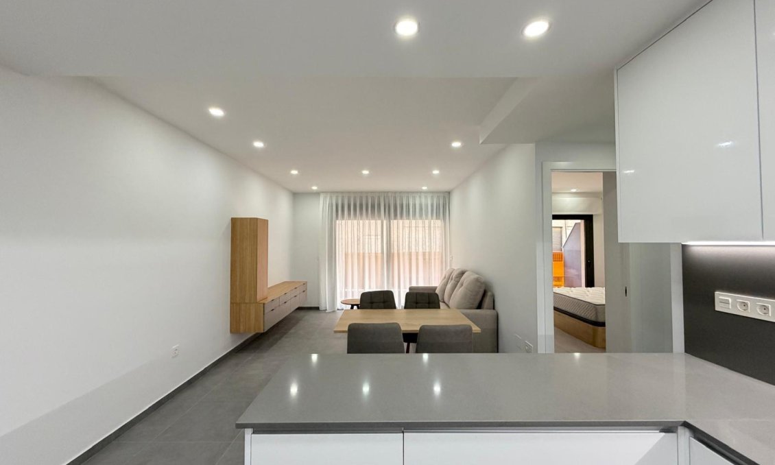 Resale - Apartment -
Torrevieja - Estacion De Autobuses