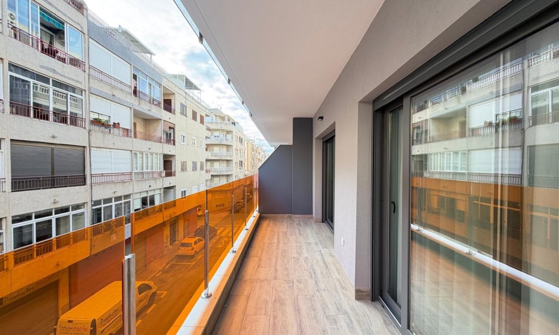 Resale - Apartment -
Torrevieja - Estacion De Autobuses