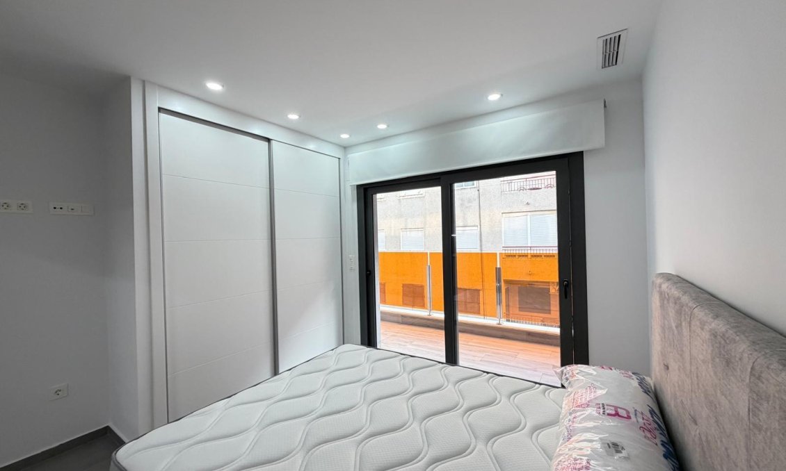Resale - Apartment -
Torrevieja - Estacion De Autobuses