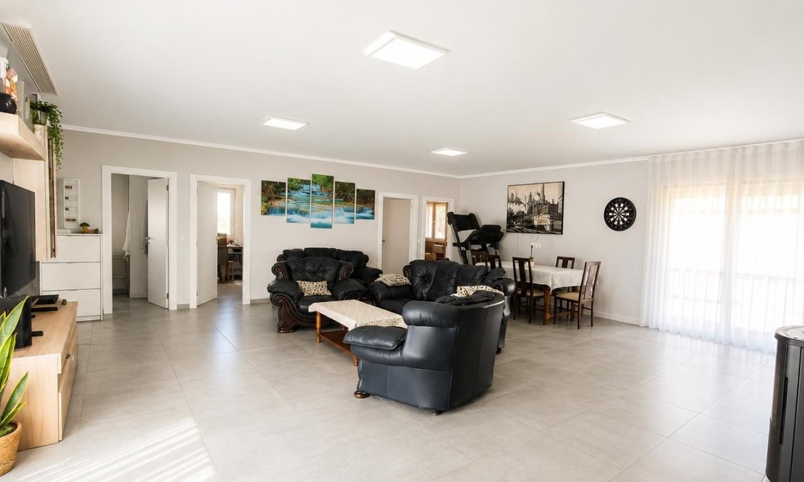 Resale - Villa -
Pinoso - Inland