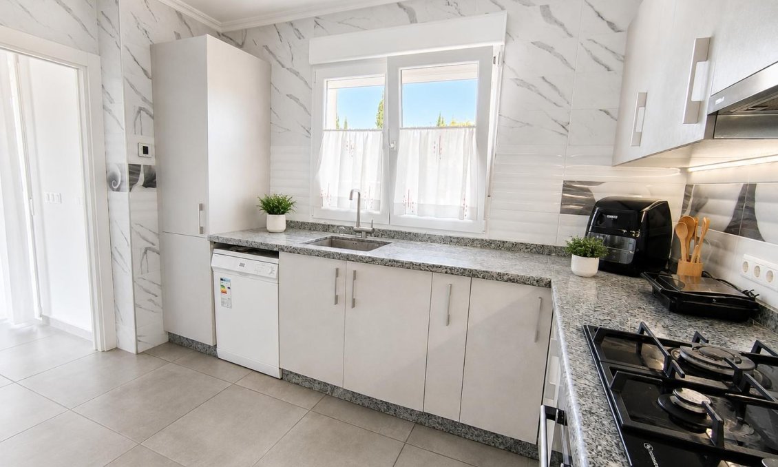 Resale - Villa -
Pinoso - Inland