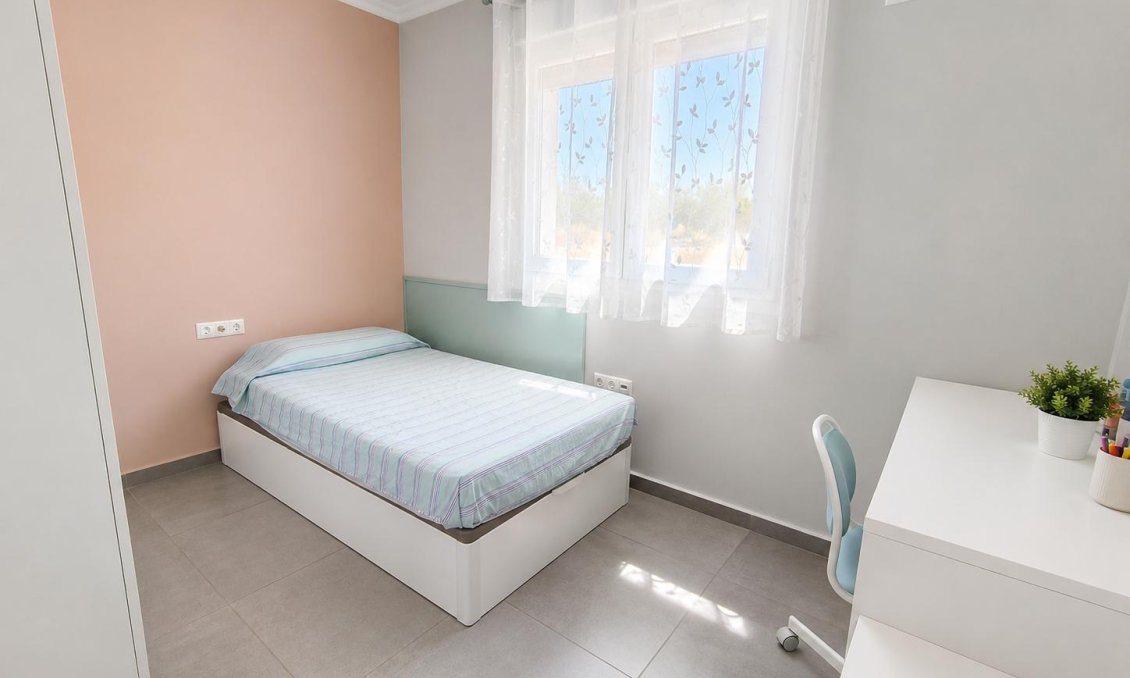 Resale - Villa -
Pinoso - Inland