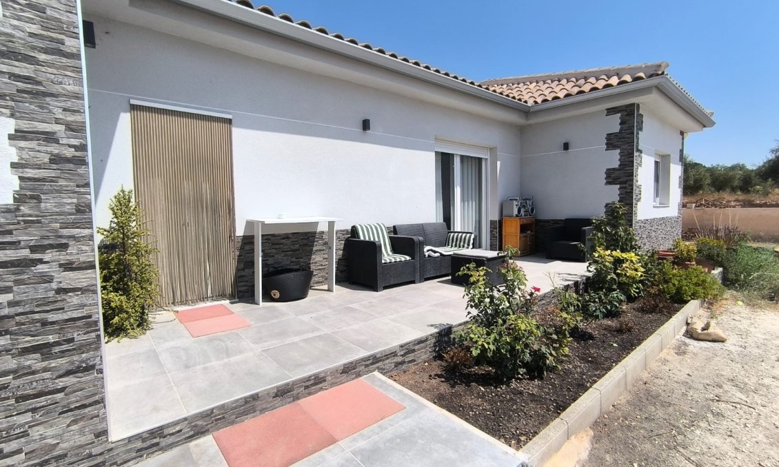 Resale - Villa -
Pinoso - Inland