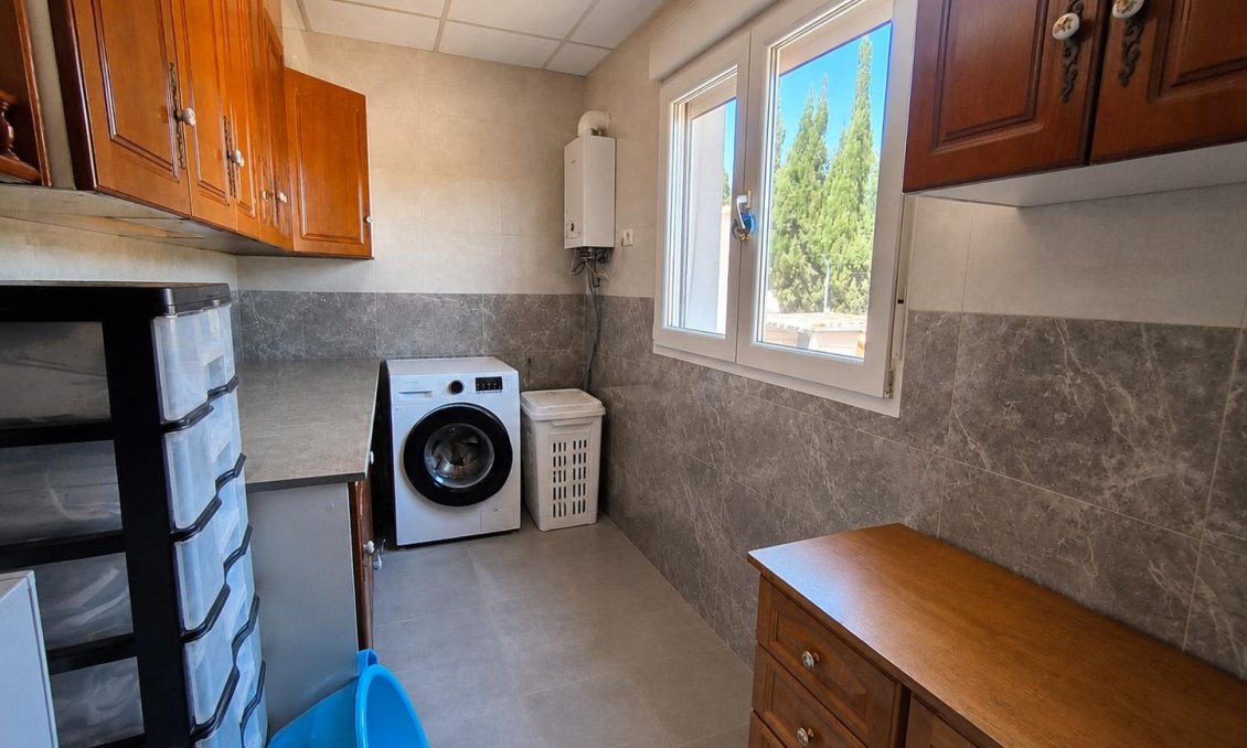 Resale - Villa -
Pinoso - Inland