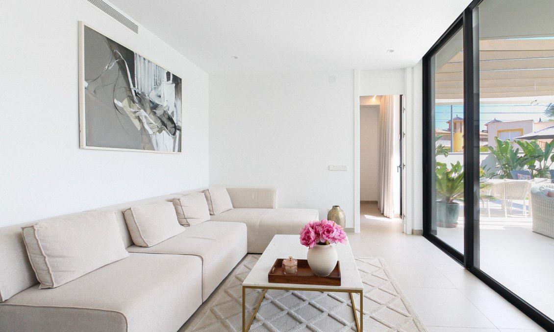 Resale - Villa -
Orihuela Costa - Costa Blanca