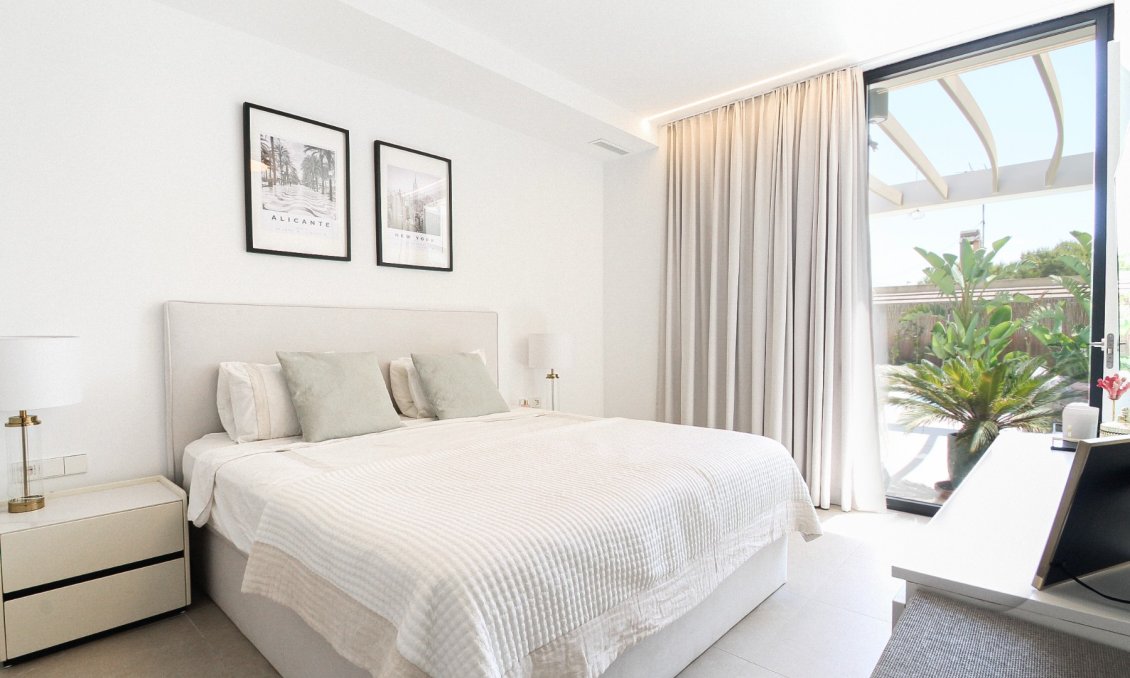Resale - Villa -
Orihuela Costa - Costa Blanca