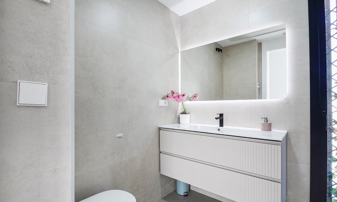 Resale - Villa -
Orihuela Costa - Costa Blanca