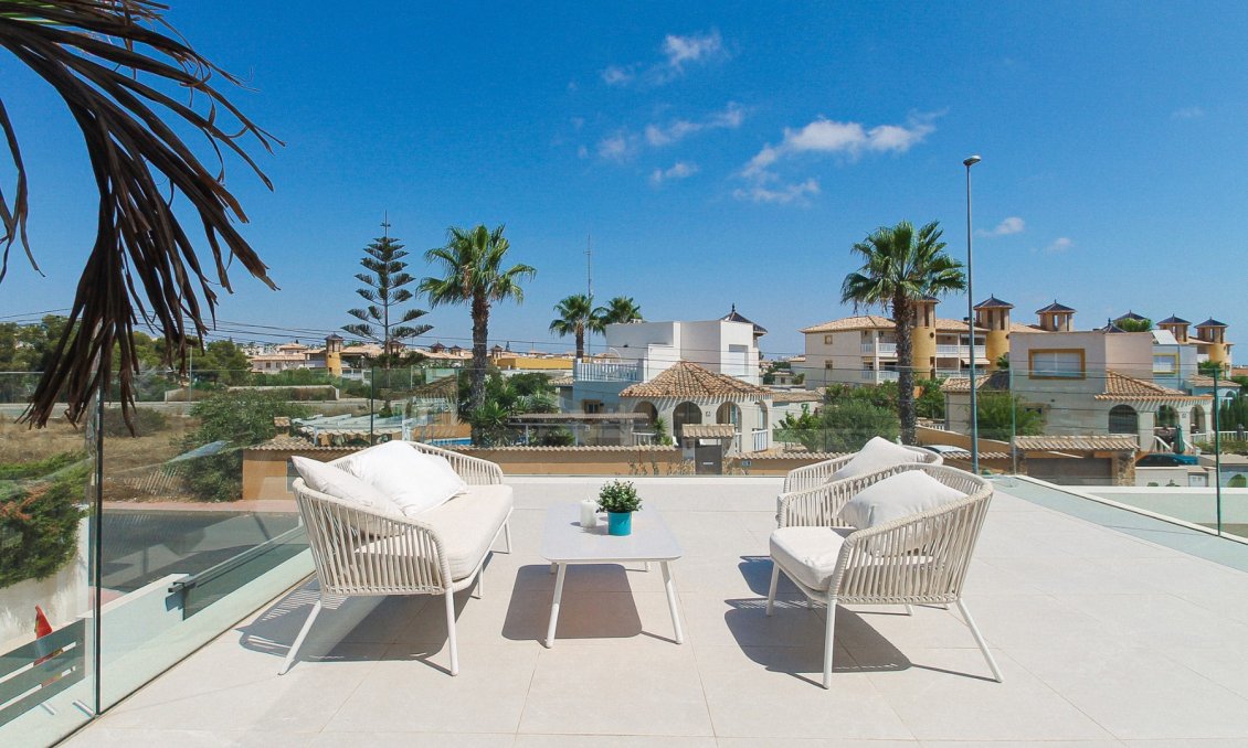 Resale - Villa -
Orihuela Costa - Costa Blanca