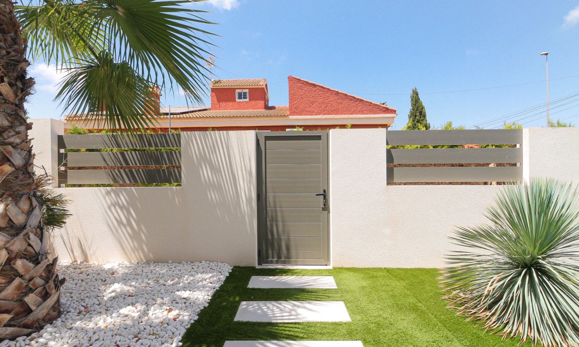 Resale - Villa -
Orihuela Costa - Costa Blanca