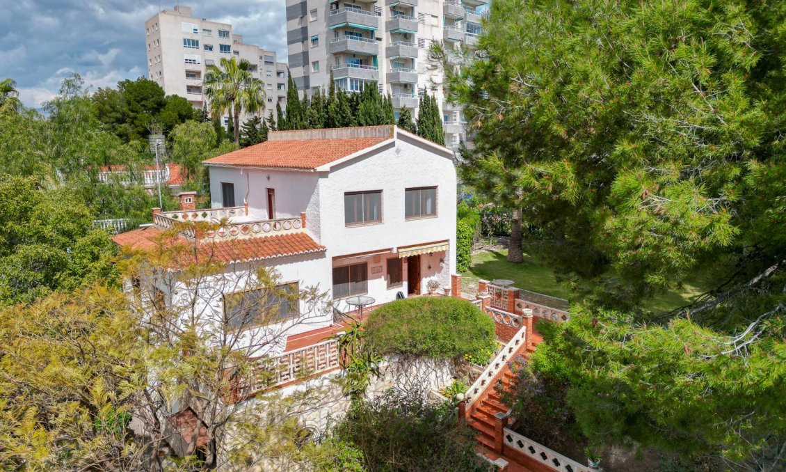 Resale - Villa -
El Campello - Costa Blanca
