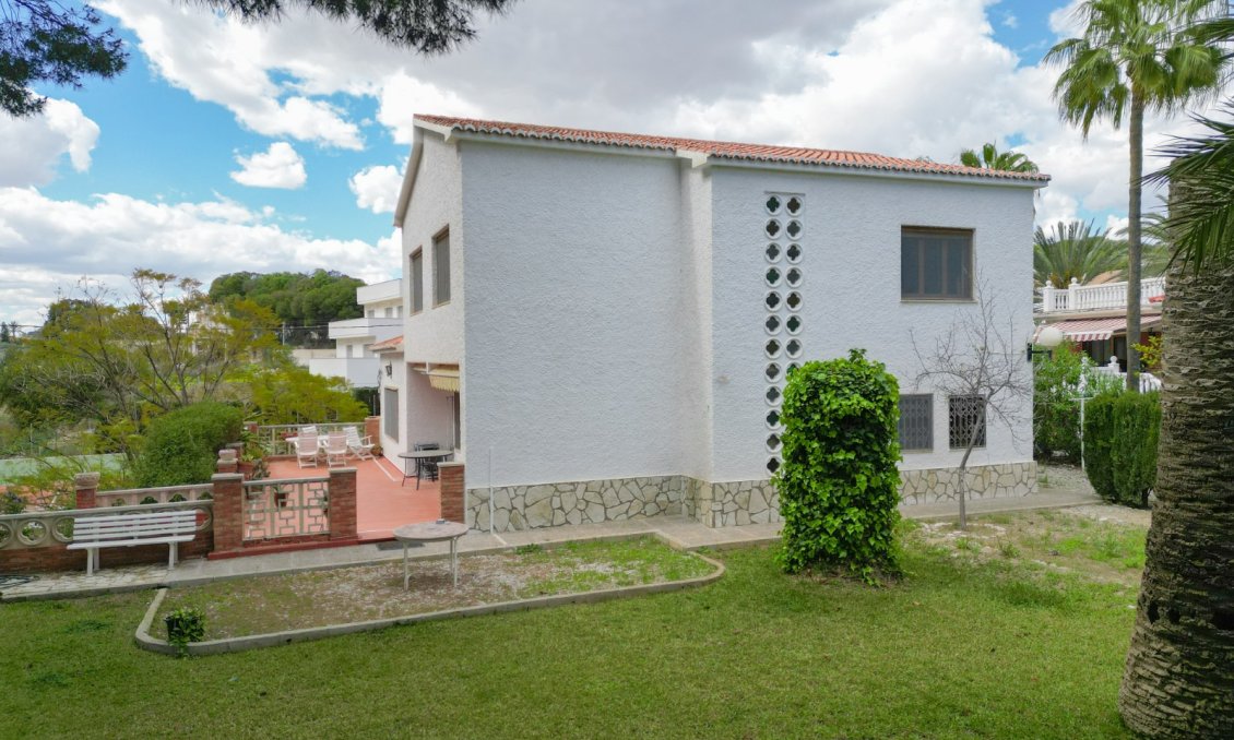 Resale - Villa -
El Campello - Costa Blanca