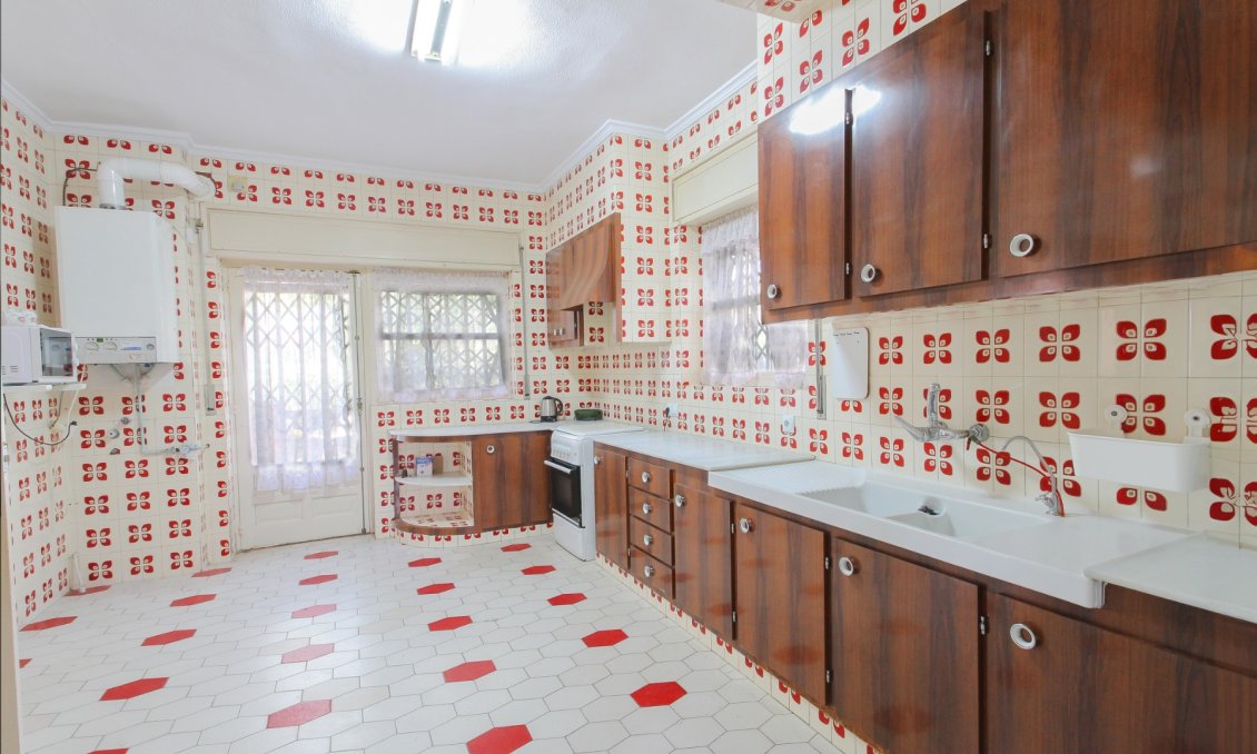 Resale - Villa -
El Campello - Costa Blanca