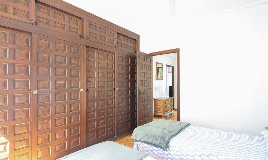 Resale - Villa -
El Campello - Costa Blanca