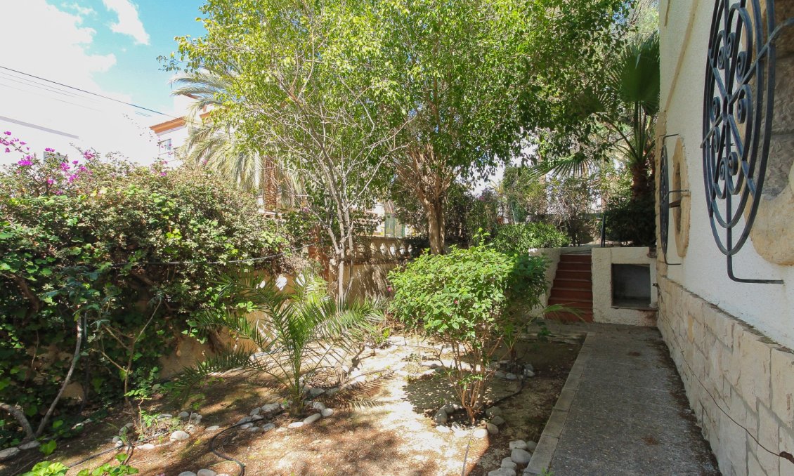 Resale - Villa -
El Campello - Costa Blanca