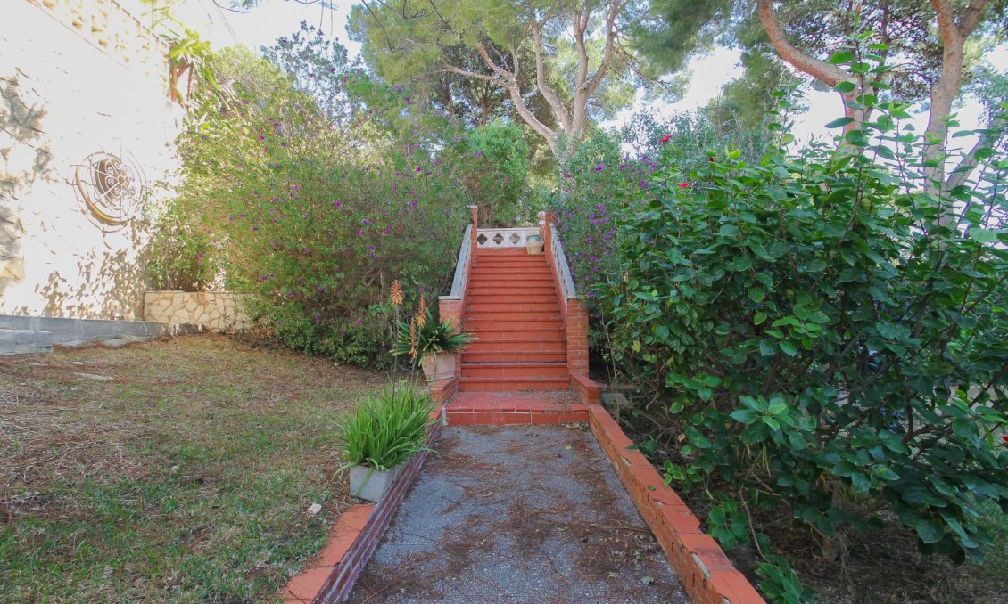 Resale - Villa -
El Campello - Costa Blanca