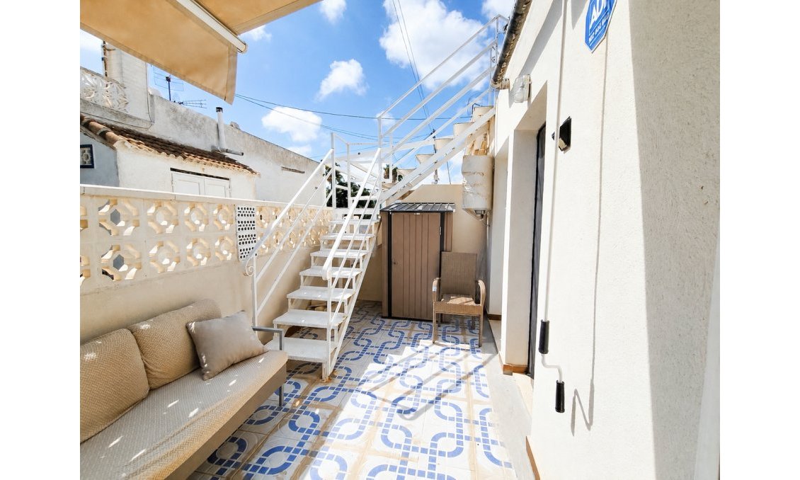 Használt Ingatlanok - Sorház -
Torrevieja - Costa Blanca