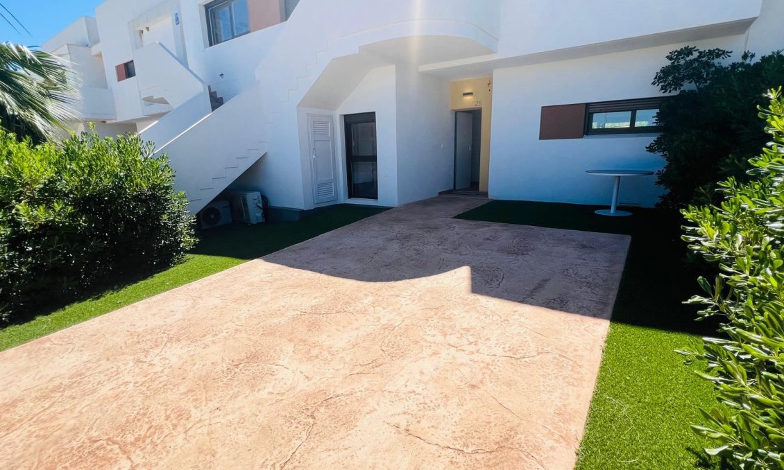 Használt Ingatlanok - Apartman -
Vistabella Golf Entre Naranjos - Inland