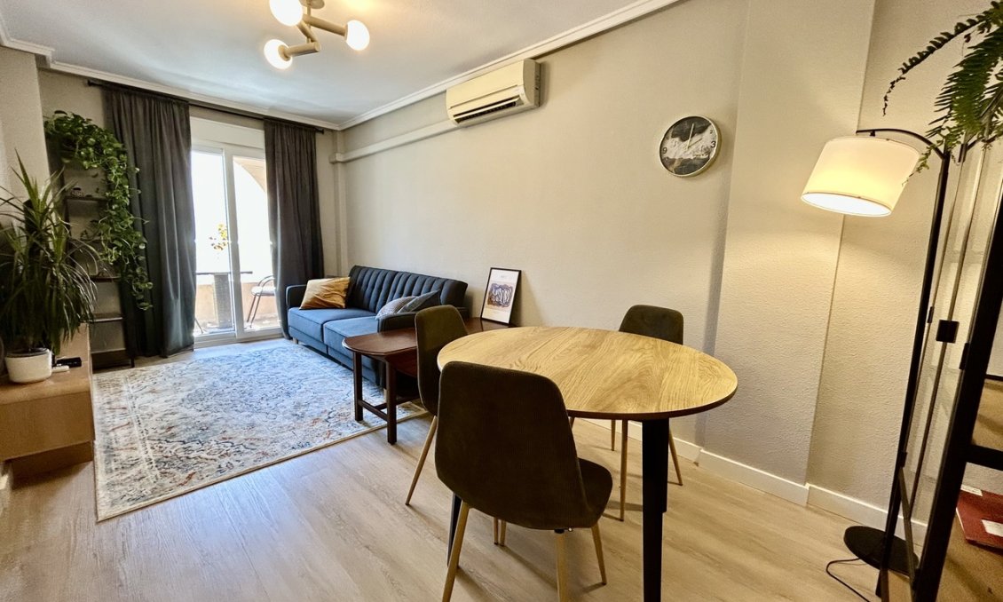 Használt Ingatlanok - Apartman -
Torrevieja - Costa Blanca