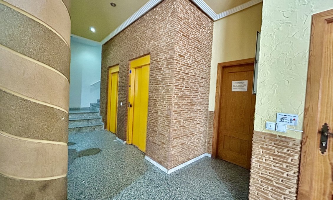Használt Ingatlanok - Apartman -
Torrevieja - Costa Blanca