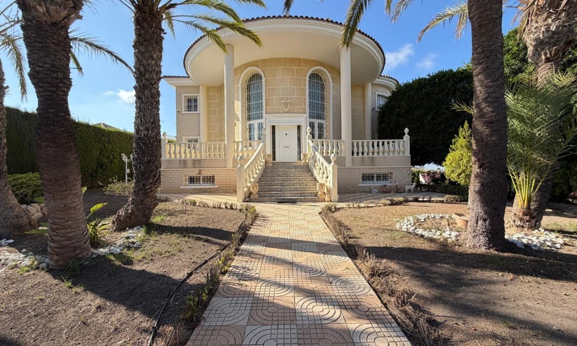 Használt Ingatlanok - Villa -
Rojales - La Fiesta