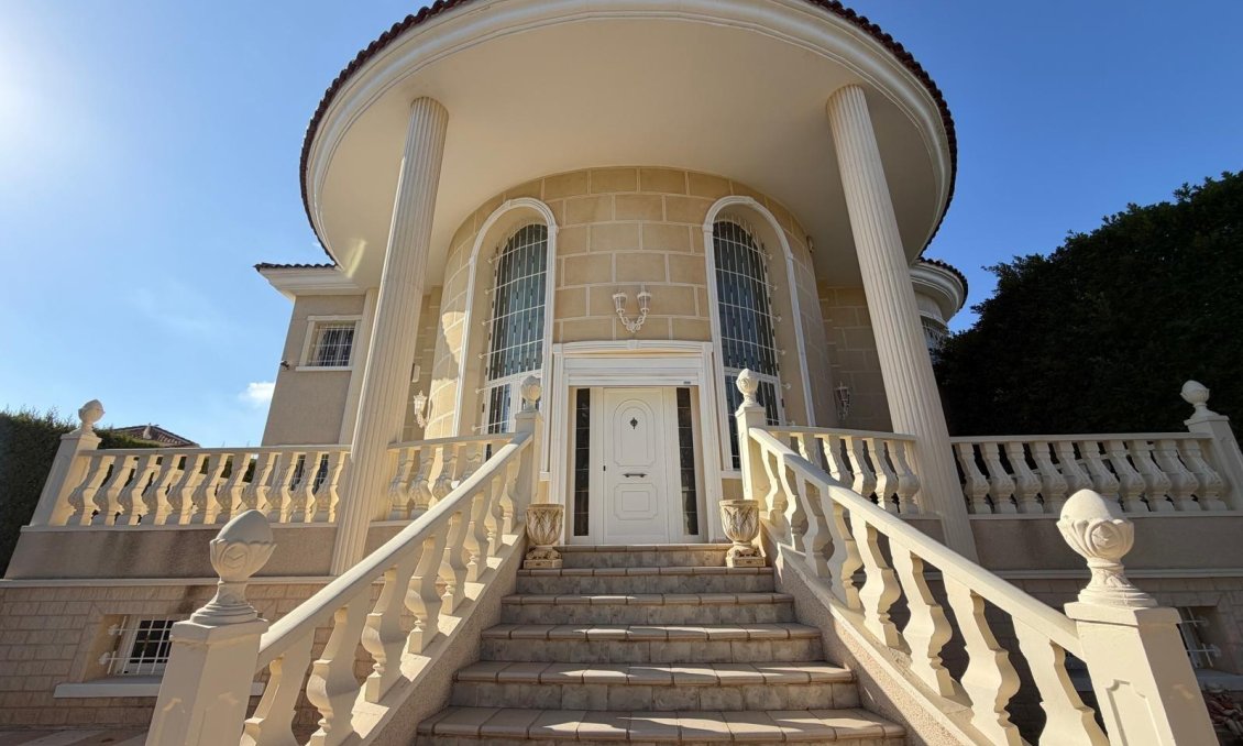 Használt Ingatlanok - Villa -
Rojales - La Fiesta