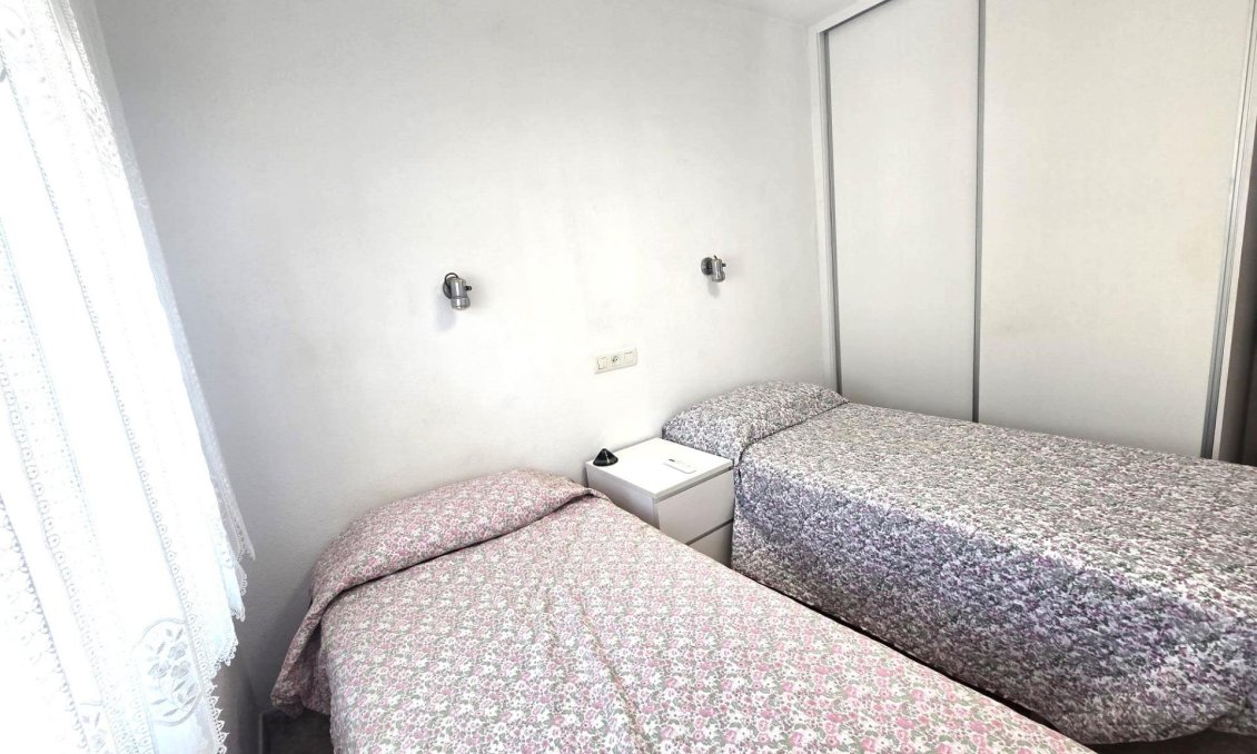Használt Ingatlanok - Sorház -
Torrevieja - Los Altos
