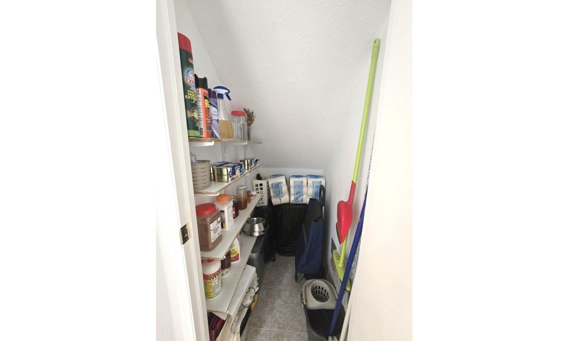 Használt Ingatlanok - Sorház -
Torrevieja - Los Altos
