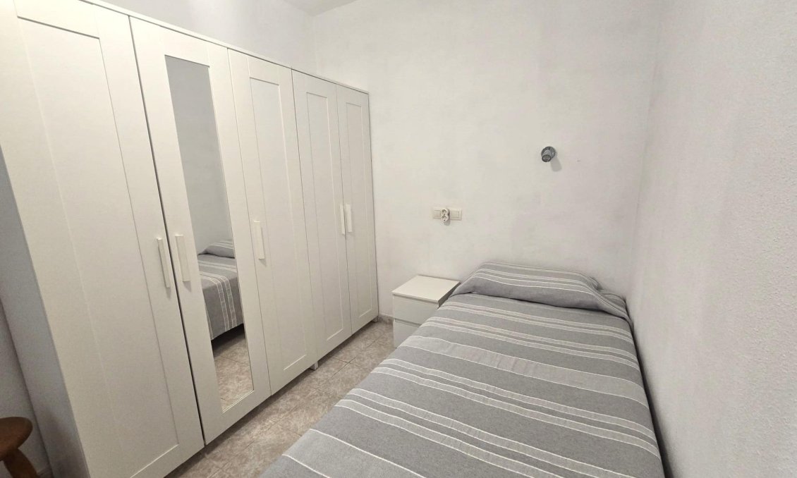 Használt Ingatlanok - Sorház -
Torrevieja - Los Altos