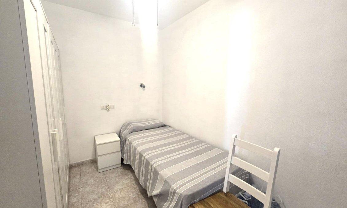 Használt Ingatlanok - Sorház -
Torrevieja - Los Altos