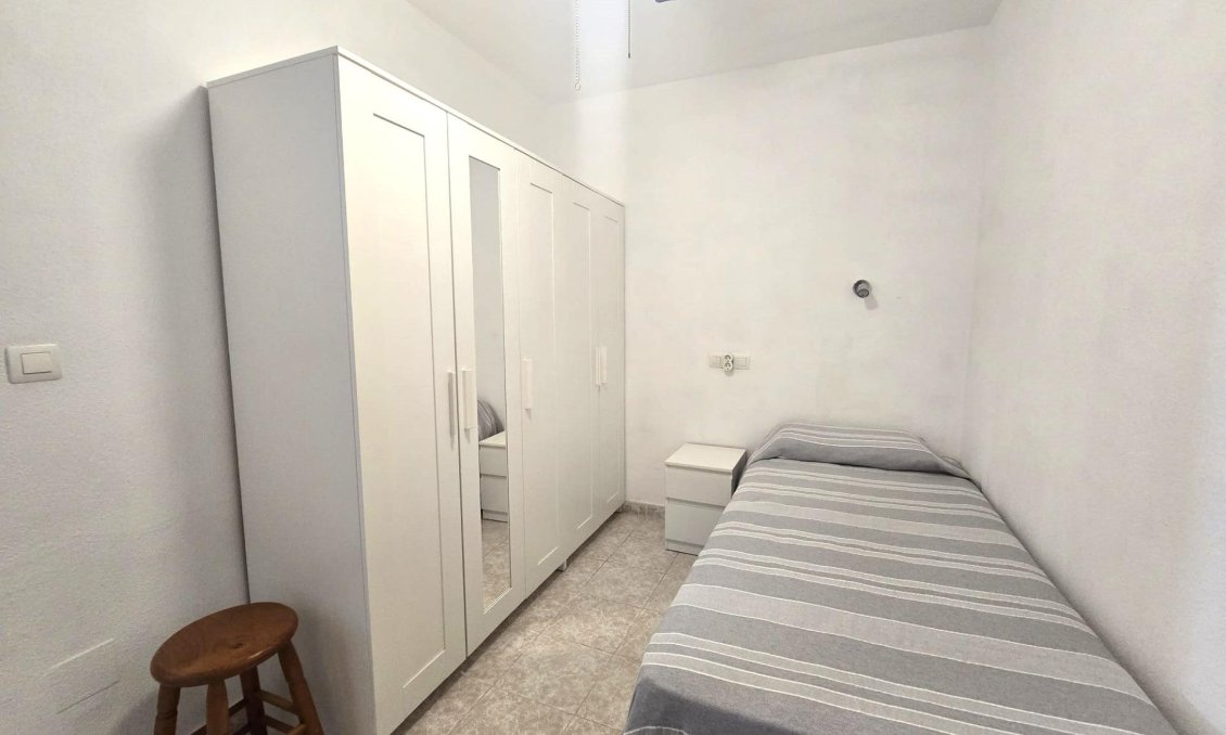 Használt Ingatlanok - Sorház -
Torrevieja - Los Altos