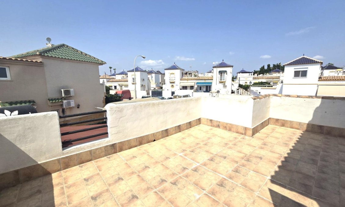 Használt Ingatlanok - Sorház -
Torrevieja - Los Altos