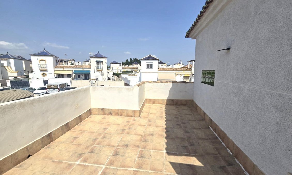 Használt Ingatlanok - Sorház -
Torrevieja - Los Altos
