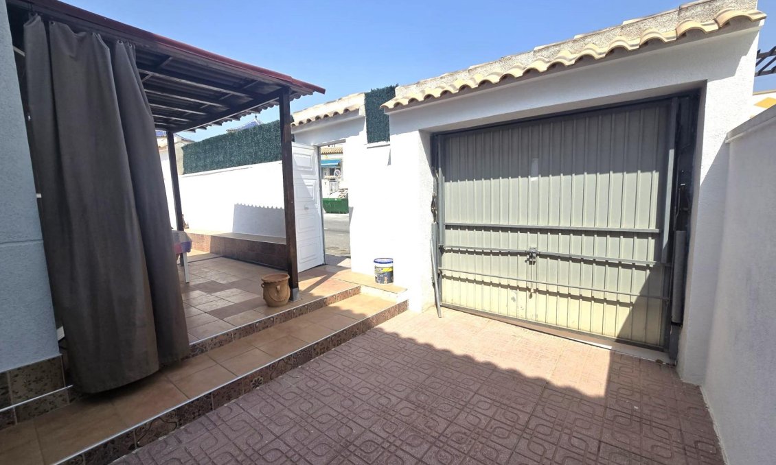 Használt Ingatlanok - Sorház -
Torrevieja - Los Altos