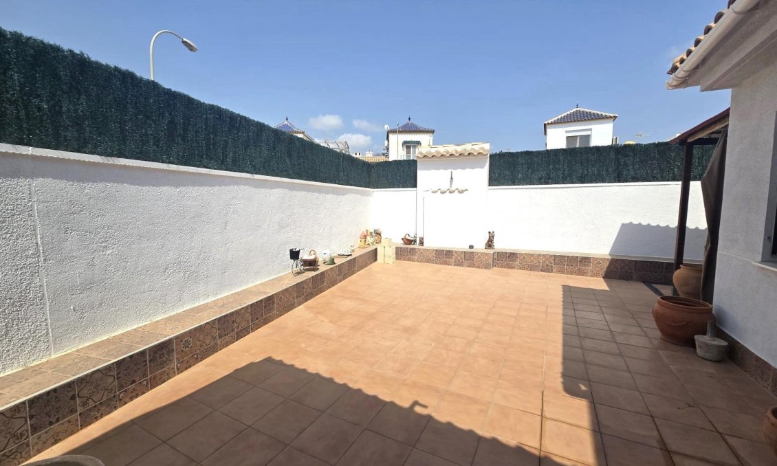 Használt Ingatlanok - Sorház -
Torrevieja - Los Altos