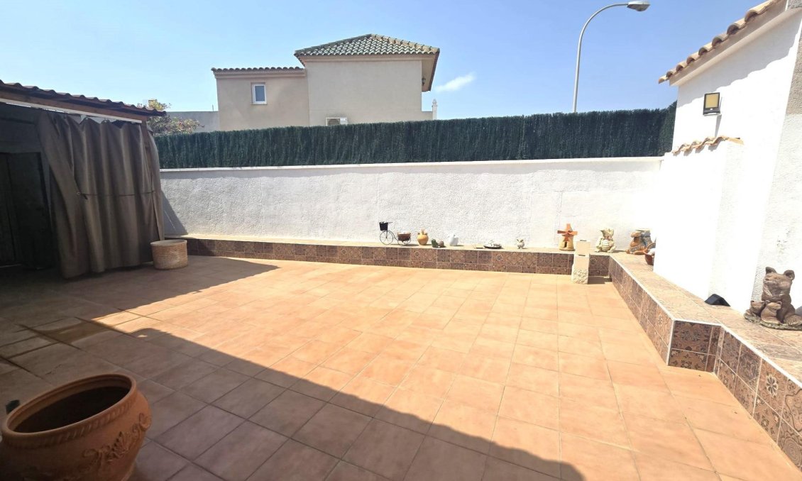 Használt Ingatlanok - Sorház -
Torrevieja - Los Altos