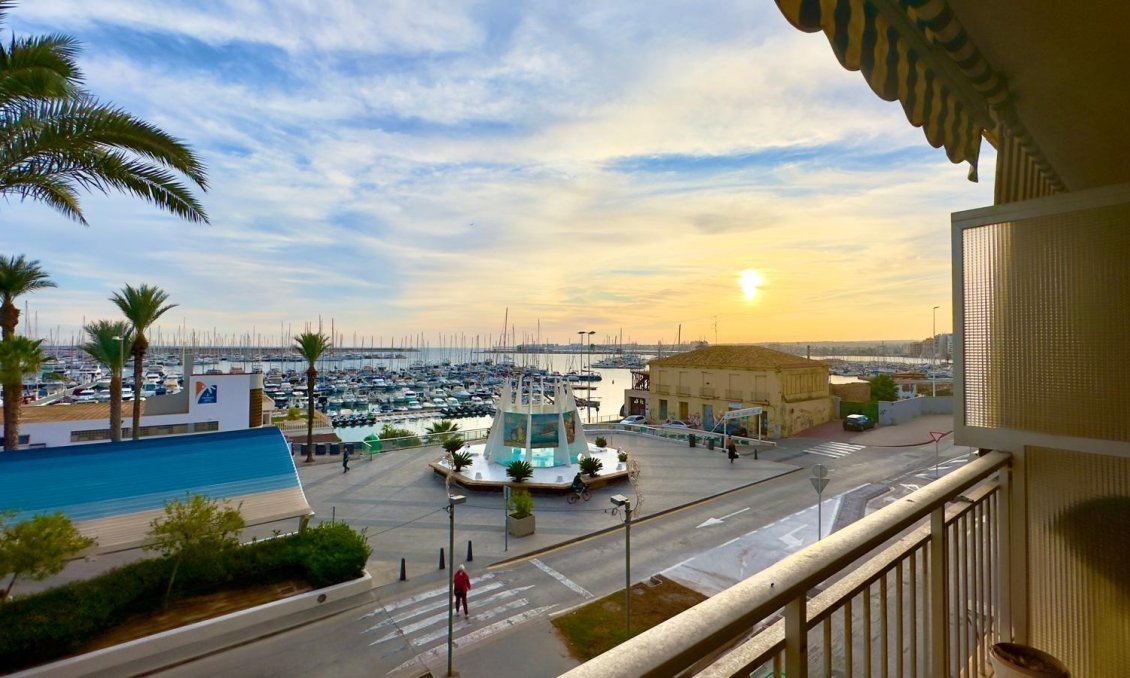 Segunda mano - Apartamento -
Torrevieja