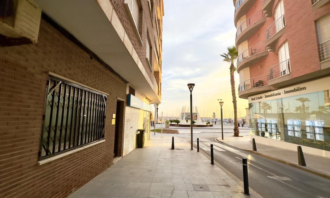 Segunda mano - Apartamento -
Torrevieja